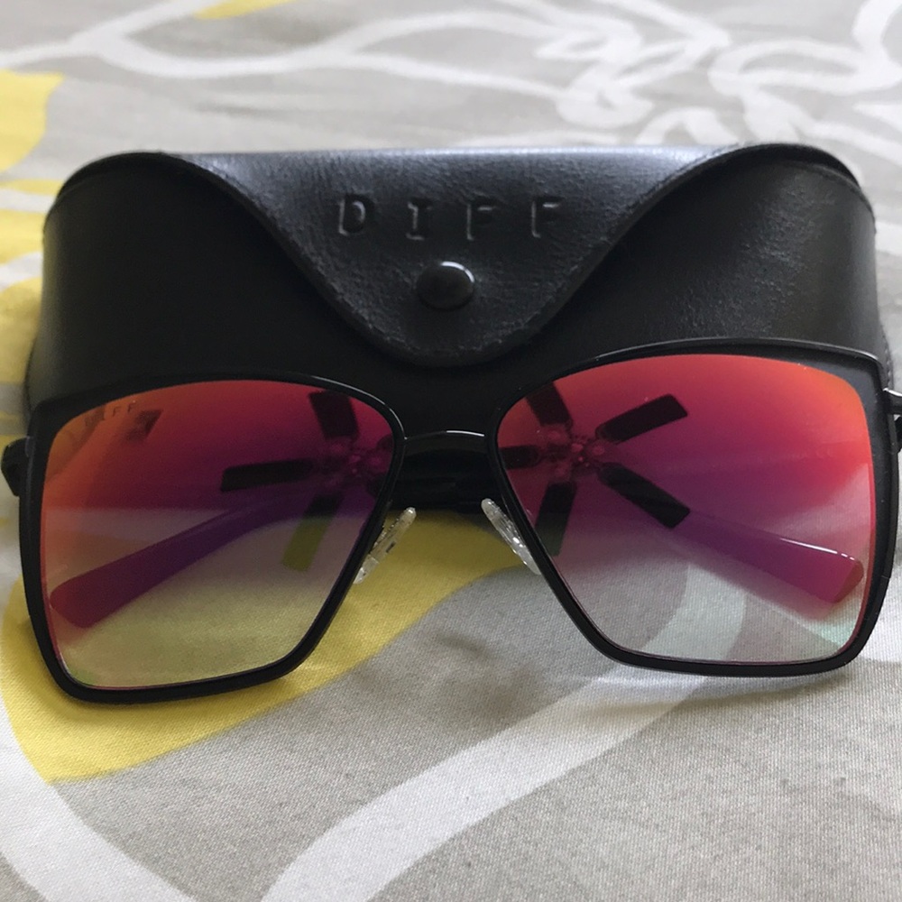 Diff pink lens sunglasses